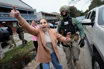 En diferentes partes de EE.UU., activistas y defensores se han enfrentado a las fuerzas federales