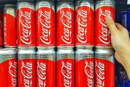 En EE.UU., la Coca Cola subió de precio el mes pasado. Los automóviles también van al alza
