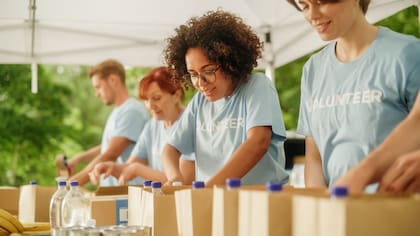 En EE.UU., organizaciones comunitarias o religiosas suelen entregar alimentos a los más necesitados (Facebook/New York Food Banks)