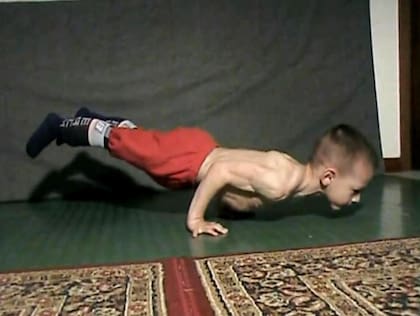 En el 2010 realizó la mayor cantidad de flexiones en ángulo de 90 grados