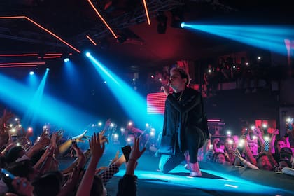 En el 2013, Toto Ferro tomó el primer contacto con la cultura hip hop, con el rap y el freestyle
