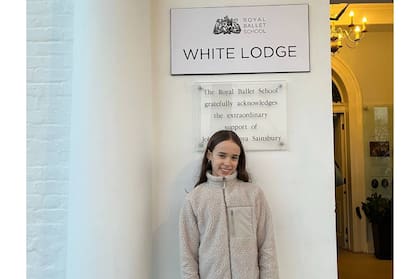 En el 2022, a los 14, la argentina Jazmín Arrieta se fue a vivir sola a Inglaterra con una beca completa, que incluye alojamiento en el Royal Ballet School de Londres.