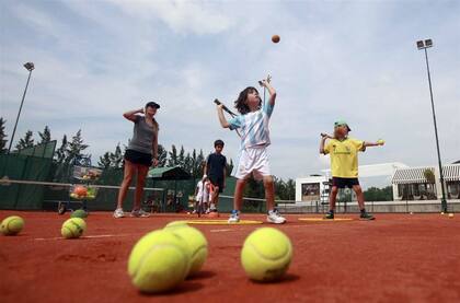 En el Abierto Tenis Club hay una colonia enfocada en el deporte para atraer a los chicos
