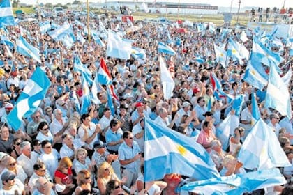 En el acto de cierre del último paro en Armstrong hubo alrededor de 3000 personas, lejos de las convocatorias masivas de Rosario y Palermo en 2008