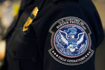 En el aeropuerto de Los Ángeles, a Gentile le retiraron su green card y lo citaron a una oficina migratoria de la CBP en Carolina del Norte, donde fue arrestado