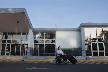En el aeropuerto de Santa Rosa, en la previa de un viaje
