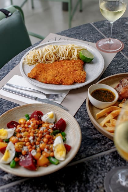 En el ambiente sofisticado de Arriba también hay espacio para un plato bien casero y clásico.