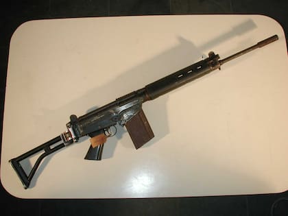 En el arsenal del Comando Vermelho también se encontraron armas de las fuerzas armadas de Brasil, Venezuela y Perú