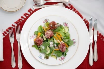 En el casco de la estancia se ofrecen las cuatro comidas