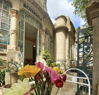 En el casco histórico de San Pedro, esta impresionante construcción a la que en el pueblo se la conoció siempre como "El castillo" fue restaurada para convertirse en una casa de té