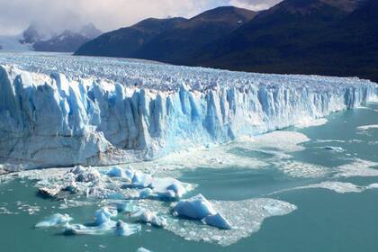 En el caso de los glaciares de Groenlandia, cuanto más grandes son, más rápido se derriten