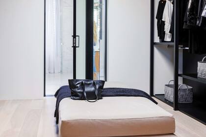 El vestidor fue diseñado íntegramente por el Estudio.