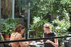 En el centro histórico de Olivos, Herbario reúne plantas, café de especialidad y pastelería orgánica.