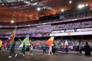 En el centro, la bandera de Andorra, que se retiró de París 2024 sin el gran objetivo: conseguir la primera medalla en un Juego Olímpico