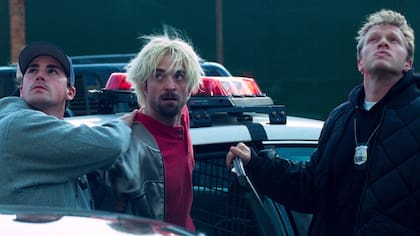 En el centro, un irreconocible Pattinson, un actor en busca de papeles más arrisgados