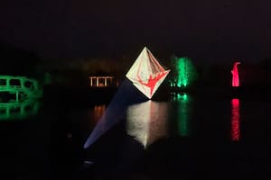 En el centro, versión en holograma de la obra de Miguel Ángel Vidal, tal como se vio en diciembre en el festival XReal