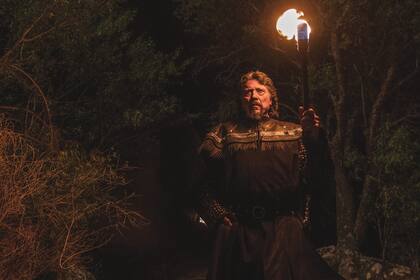 En El Cid, le pone el cuerpo a Flaín, conde de León, el antagonista del héroe