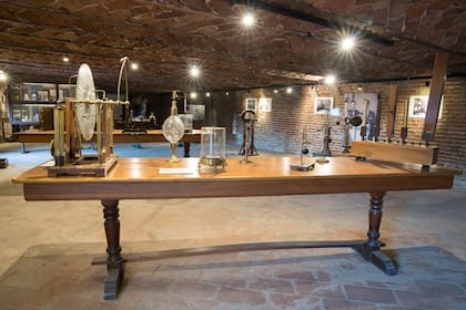 En el Colegio Inmaculada Concepción hay un observatorio y una sala museo que conserva objetos que los alumnos usaban en sus clases de Ciencias.