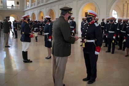 En el Colegio Militar se entregaron el sábado pasado los uniformes a los cadetes que no habían podido recibirlos en 2020 por la pandemia