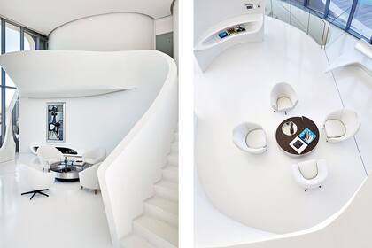 En el comedor diario, mesa y sillas ‘Tulip’.