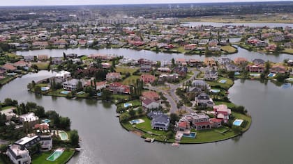 Los lotes al agua pueden valer el doble que los perimetrales e internos