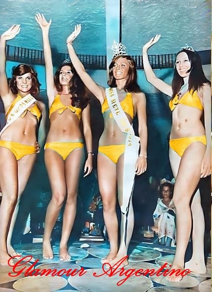 En el concurso para Miss Siete Días: la ganadora fue Silvia Pérez. Naanim Timoyko fue electa primera princesa y está a su derecha. Crédito: Glamour Argentino
