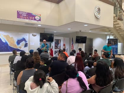 En el consulado de México en Orlando, se ofrecen asesorías del PALE de lunes a sábado (X/@ConsulMexOrl)