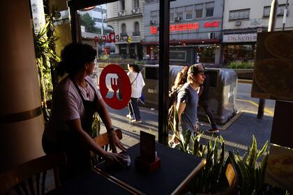 En el cruce de Corrientes y Uruguay se instalaron grupos electrógenos