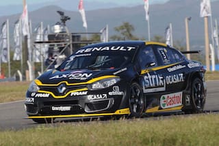 Super TC2000: Pernía encabezó el 1-2 de Renault y Matías Rossi fue excluido