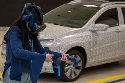 En el desarrollo de un modelo utilizan visores de realidad aumentada