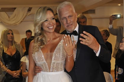 En el día de San Valentín, Andrés Nara se casó con su novia Alicia Barbasola rodeados por sus amigos y familiares en una íntima ceremonia