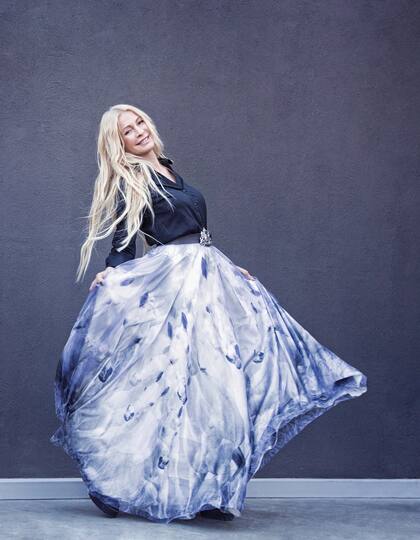 En el día en que su hija cumpliría 44 años, la homenajeará con un concierto en vivo, al que define como "un acto para cambiar tristeza por amor". Además, impulsa un cambio radical en la forma de aprendizaje de los jóvenes