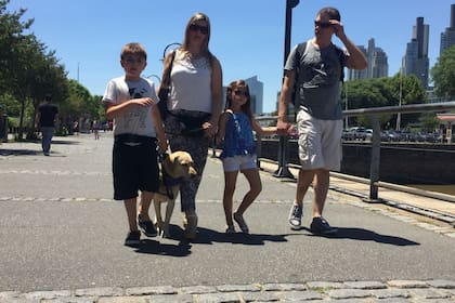 En el Día Mundial de la concientización sobre el Autismo, nos emocionamos con la historia de Volta, la perra que le cambió la vida a Nico.