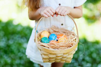 En el Domingo de Pascua, en Estados Unidos el momento más esperado es la búsqueda de los huevos de Pascua, que suelen ser de chocolate o plástico y se pintan con colores llamativos