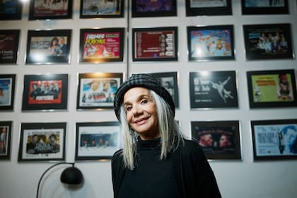 En el estudio de Manuel González Gil, un rincón de Villa Crespo donde se respira teatro
