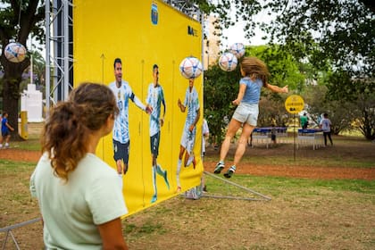 En el fan fest de Palermo hay actividades recreativas sobre el Mundial de Qatar