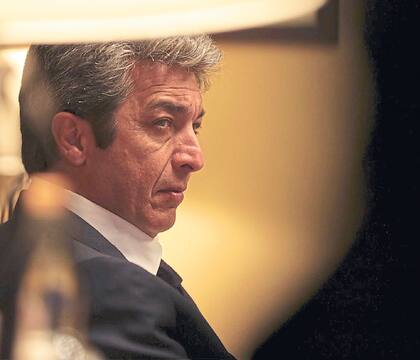 En el film de Santiago Mitre, Darín es el presidente