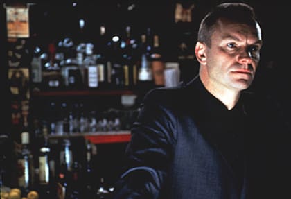 Sting en una escena de Juegos, trampas y dos armas humeantes, que reveló al mundo el cine de Guy Ritchie