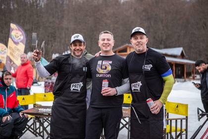 En el fin del mundo, y como es tradición en este deporte, todo culminó con un tercer tiempo de comida, bebida y charla; compartir es una consigna de este evento.