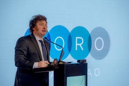 En el Foro Llao Llao en la ciudad de San Carlos de Bariloche: gran exposición sobre herencia recibida, la situación actual y por sobre todo del futuro de la Argentina.