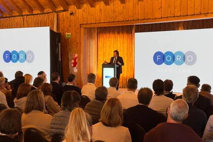 En el Foro Llao Llao en la ciudad de San Carlos de Bariloche: gran exposición sobre herencia recibida, la situación actual y por sobre todo del futuro de la Argentina.