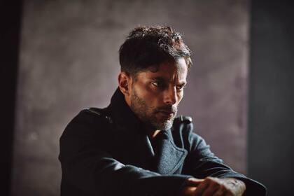 En El Hijo interpreta a un artista plástico cincuentón que se enamora de una mujer más joven, tienen un hijo y a partir de ahí se disparan una serie de problemas.