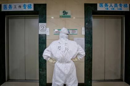 En el hospital de la Cruz Roja en Wuham aún se están controlando algunos casos de coronavirus