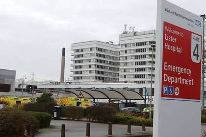 En el hospital Lister de la ciudad inglesa de Stevenage fue atendido Chris Cowsley luego de que, aparentemente, una araña le picara la garganta