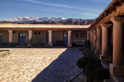 En el hotel se pueden apreciar valiosos objetos y herramientas de la vida rural andina