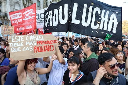 En el informe, se destaca la falta de financiación de las universidades públicas; un reclamo que se trasladó a la calle