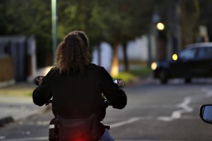 En el informe se señala que es elevado el número de motociclistas que no usan cascos