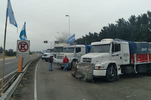 Transportistas autoconvocados levantan cortes de rutas pero amenazan con volver