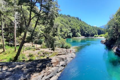 En el Manso inferior hay múltiples opciones de campings y cabañas