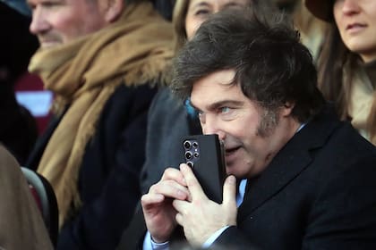 En el marco de la entrevista, el periodista sostuvo que Javier Milei "es un hijo de su tiempo" (Photo by MARCOS BRINDICCI / AFP)